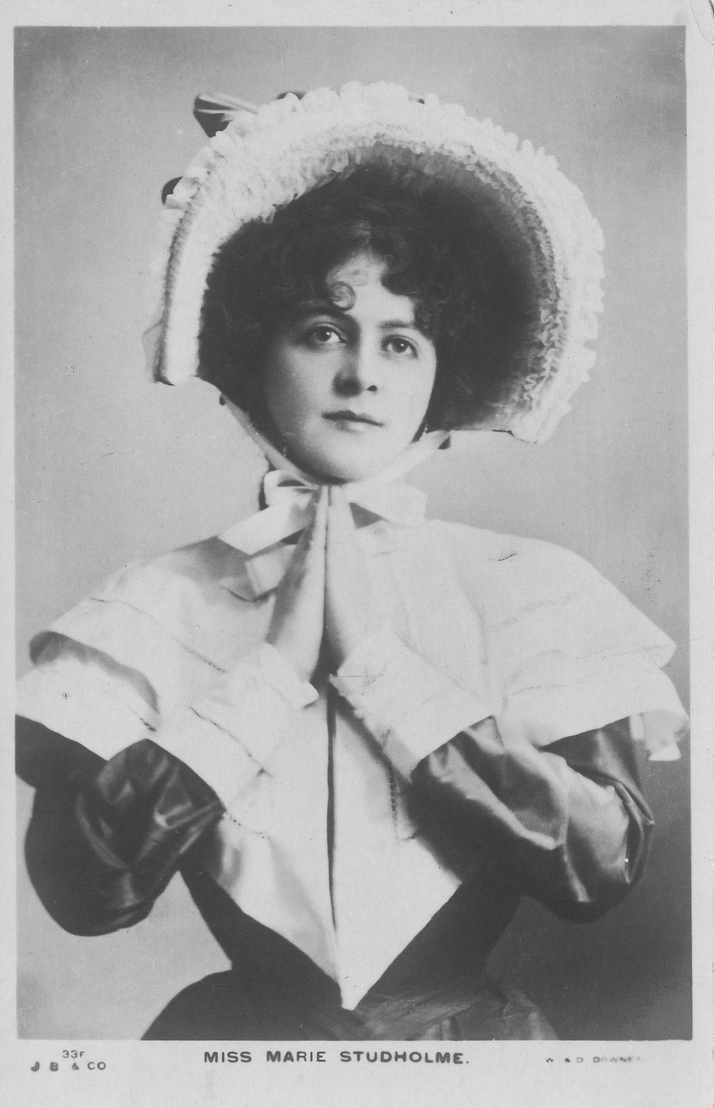 PC_Edwardian Actors Beagles-MS