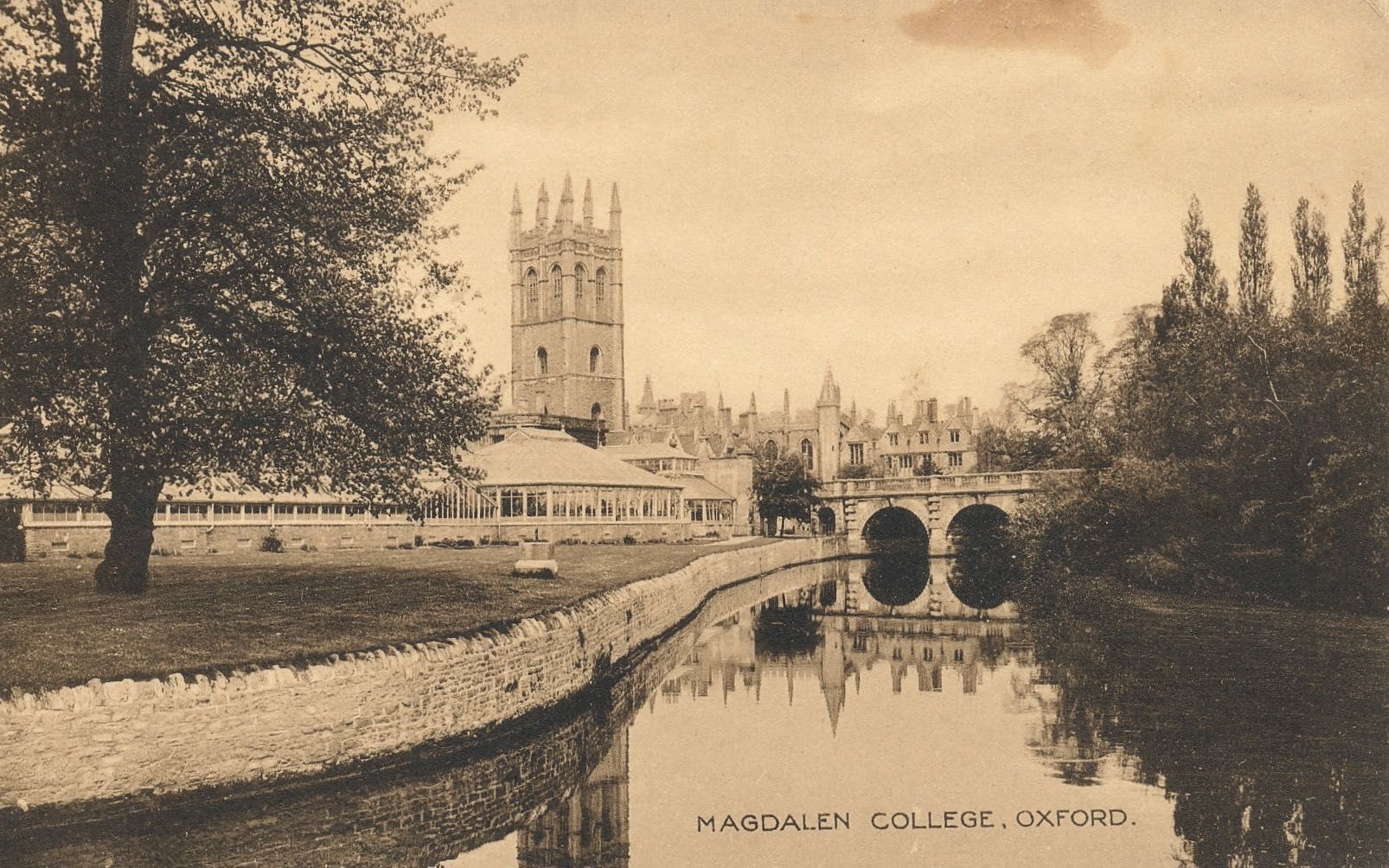 Magdalen College from the Cherwell