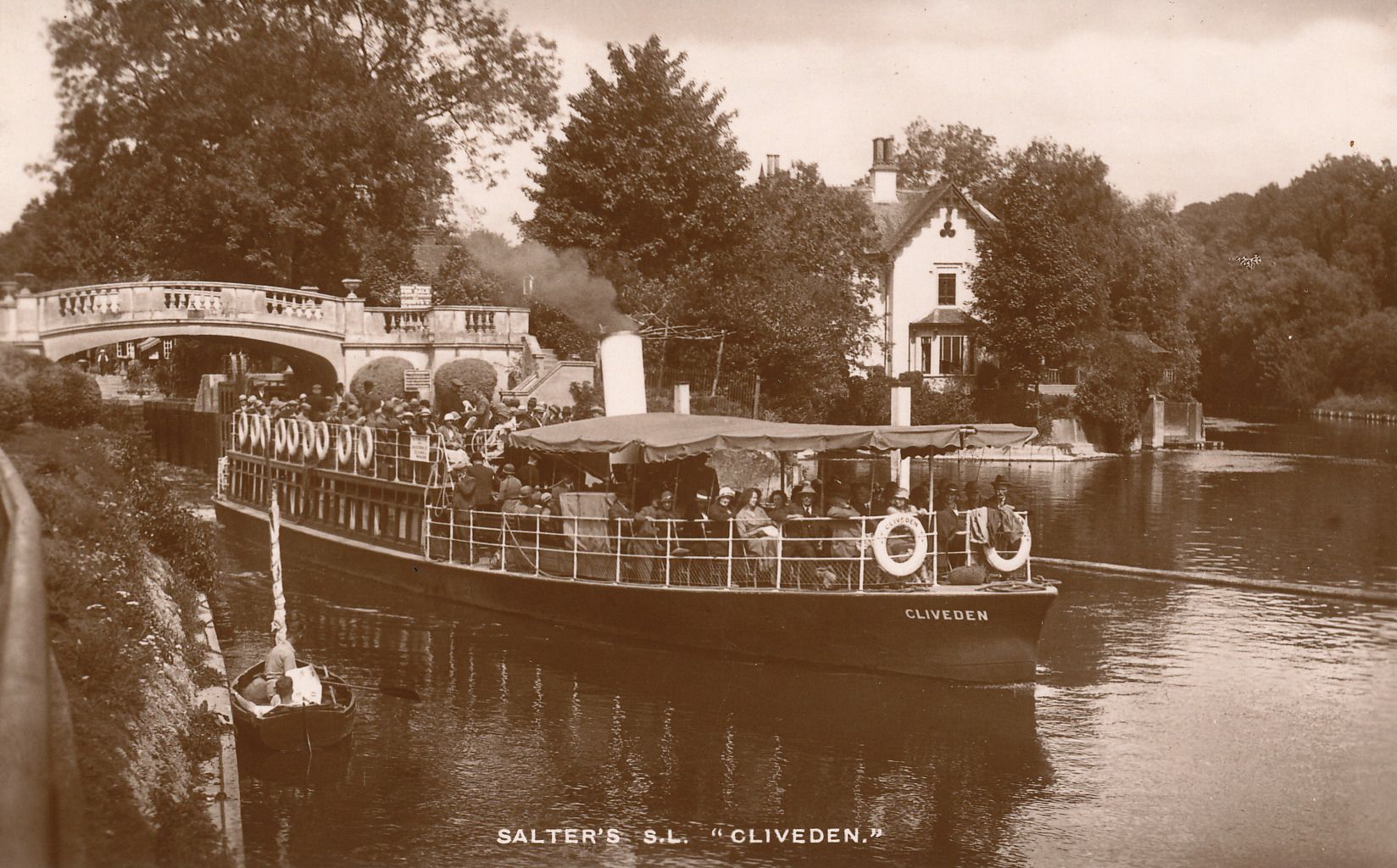 Salter’s Steamer “Cliveden"