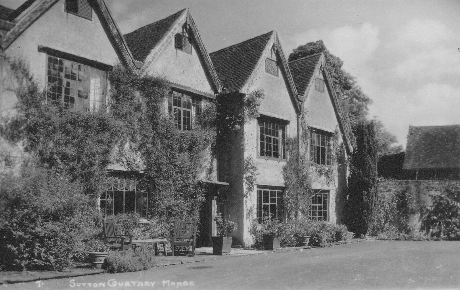 Sutton Courtenay Manor
